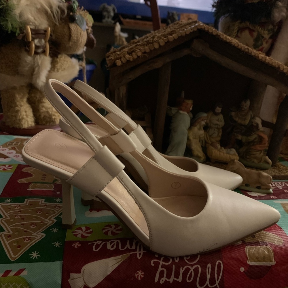 Shoes - Picture 2 of 5